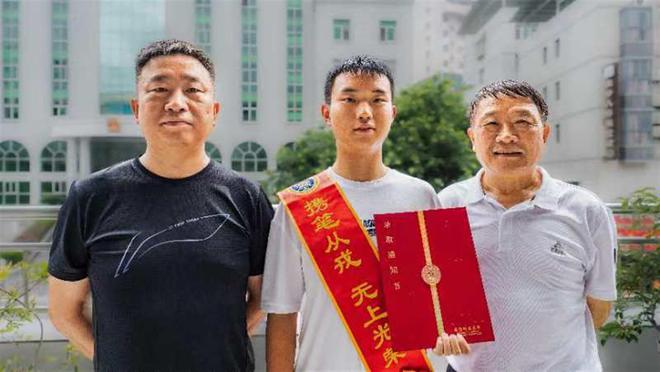 21點：祖孫三代接力從戎，報國情懷薪火相傳